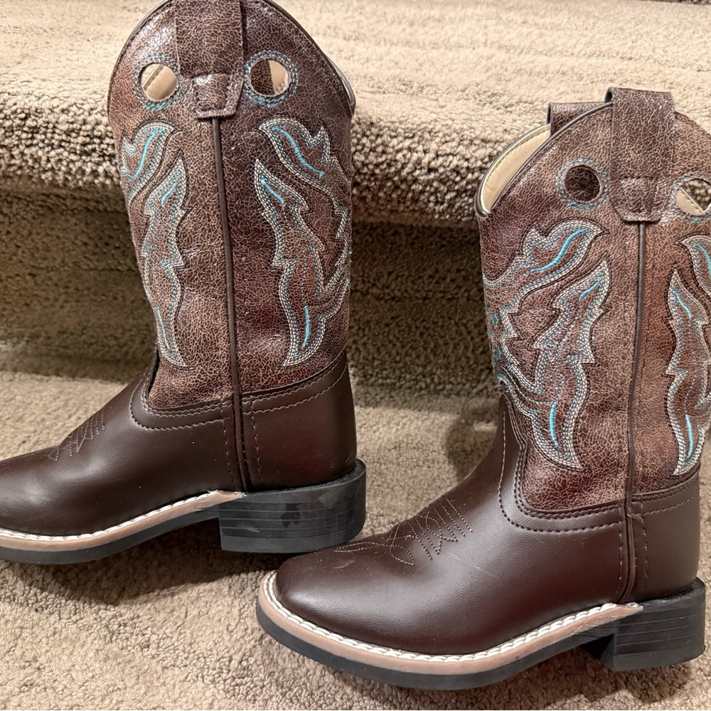 Brown Western Cowboy Boots with Blue Embroidery